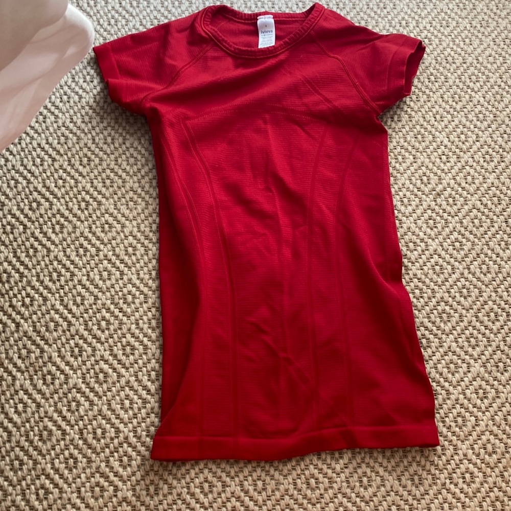 Red avivva top